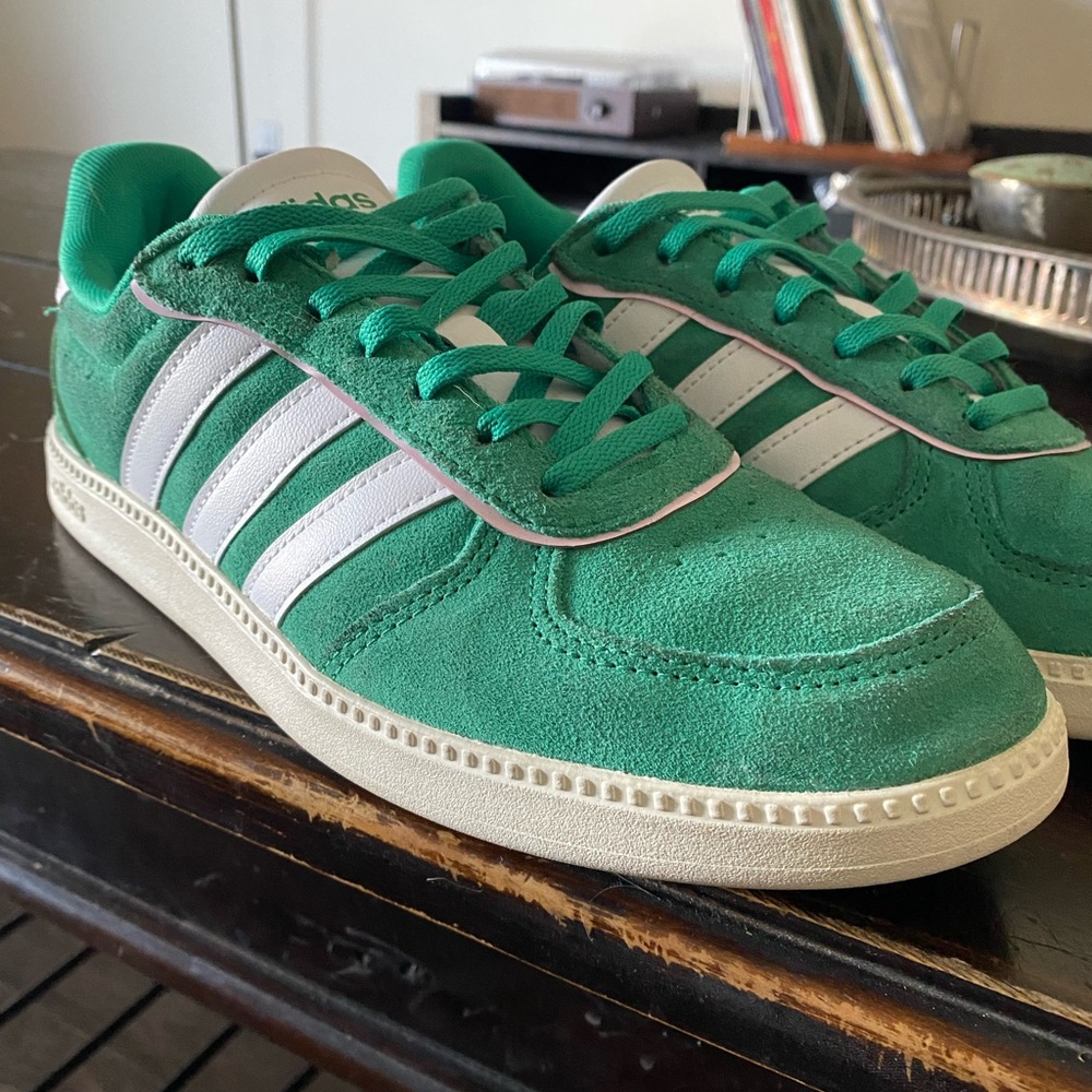Adidas Women’s Breaknet Sleek Green Sneakers , size 8.5